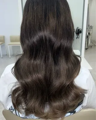 ロング Hitomi/ 練習モデル募集中のヘアスタイル