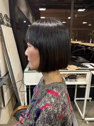 ミディアム タツキ／レイヤー／ パーマ／艶カラーのヘアスタイル