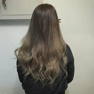 セミロング ロング カラー 100%髪質改善特化 TRUNSのヘアスタイル