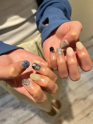 ネイル une／YUKINA 🫧大人nuanceのネイルデザイン