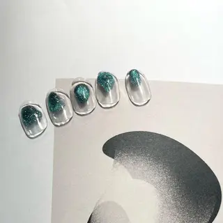 ネイル anyora nail salon所属・大人ワンホン キラキラ／Ayanoのネイルデザイン