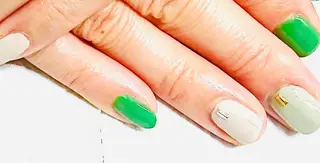 ネイル 藁科 亜紀のネイルデザイン