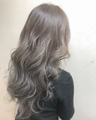 ロング ヤマグチ ヒカルのヘアスタイル