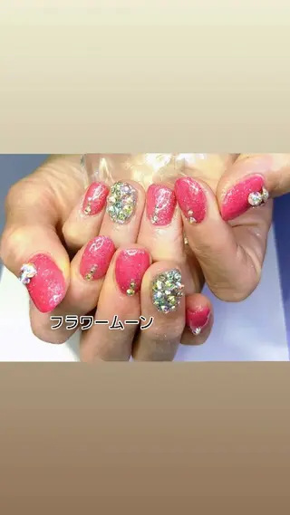 ネイル フラワー ムーンのネイルデザイン