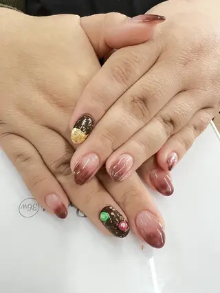 ネイル Nailsalon Reine所属・玉栄 伶奈のネイルデザイン