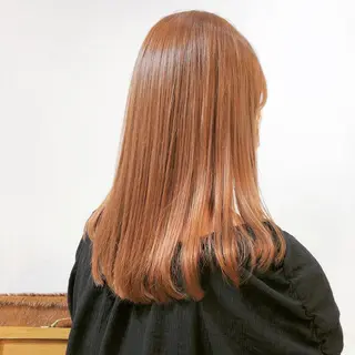 ミディアム カラー ⭐ハイトーンブリーチ ミルクティーピンクのヘアスタイル