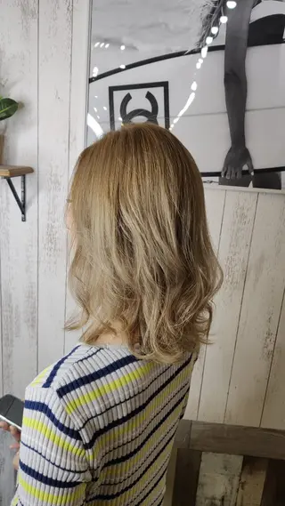 ミディアム カラー Hair's RooMのヘアスタイル
