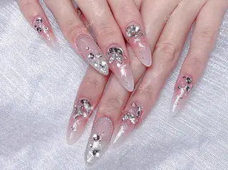 ネイル Queening 🦋のネイルデザイン