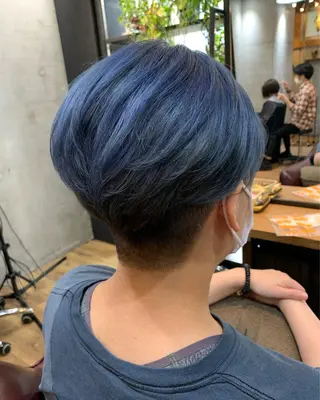 ショート カラー toi【トワ】所属・安達 俊亮のヘアスタイル