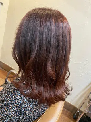 ミディアム 服部 和香のヘアスタイル