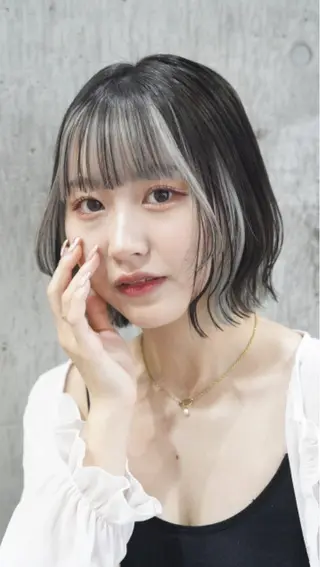 ショート yelm所属・🫒オリーブカラー ミディアムレイヤー✨のヘアスタイル