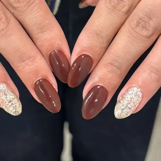 ネイル 𝑟𝑖𝑠𝑎 🕯‎🤍のネイルデザイン