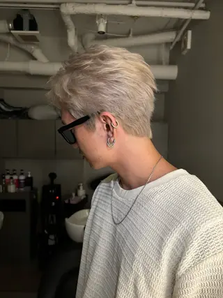 ショート メンズ ハイトーン/ ボブ 中村麟のヘアスタイル