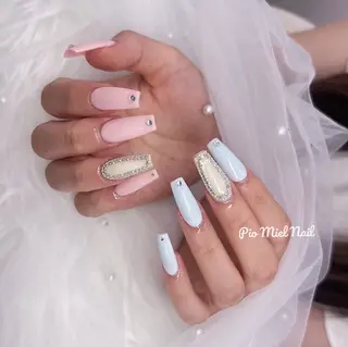 セミロング momo 長さだしのネイルデザイン