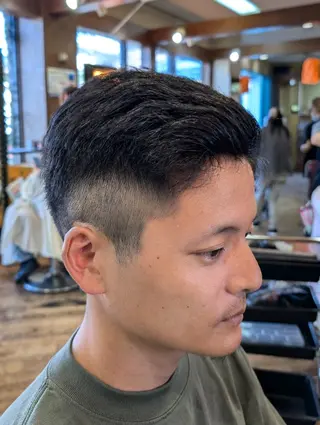 メンズ ショート 本田 圭輔のヘアスタイル