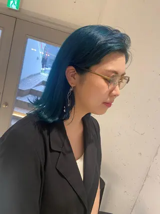 ミディアム カラー カジュアルを女っぽく 𝗮𝘆𝗮𝗰𝗼のヘアスタイル