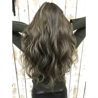 ロング カラー 井上 一平のヘアスタイル