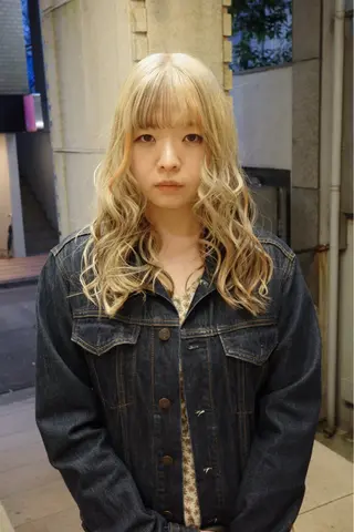 セミロング カラー ハイトーンカラー ⭐️NAZUNAのヘアスタイル