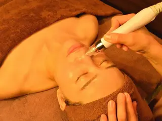 メンズ エステサロン lindyのエステ・リラクイメージ