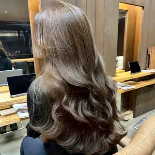 ロング カラー 井口 そらのヘアスタイル