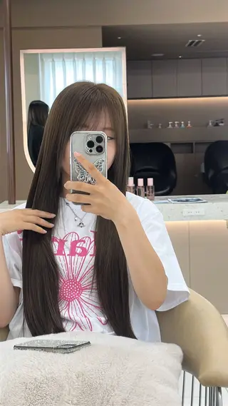 ロング カラー Ma cherie by Lond所属・ハイトーン/ ブリーチAikaのヘアスタイル