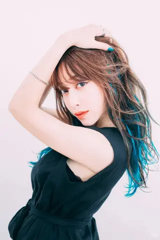 ロング カラー ナリキ/ダブルカラー /ダブルカラーモデルのヘアスタイル