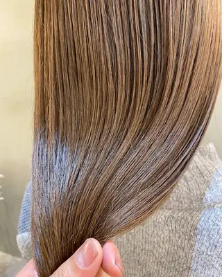 セミロング カラー 顔周り/ブリーチなし /縮毛矯正🫧伊勢のヘアスタイル