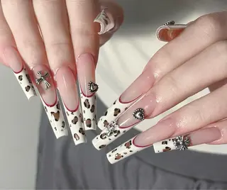 ネイル D-BEAUTY Nailsalonのネイルデザイン