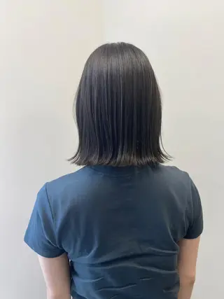 ミディアム カラー THE DAY所属・AKI HASHIMOTOのヘアスタイル