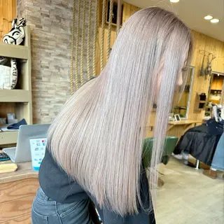 ロング 韓国レイヤー外国人風 透明感カラー髪質改善のヘアスタイル