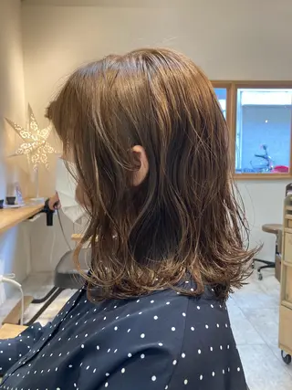 ミディアム カラー en't所属・【女性指名No.1】 西口直子のヘアスタイル