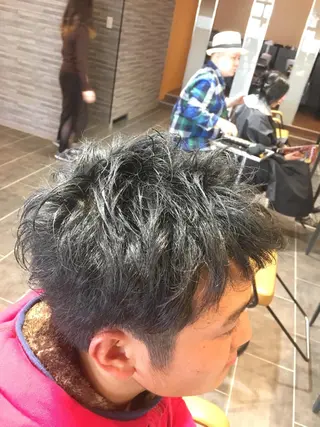 ショート パーマ メンズ 吉村 周馬のヘアスタイル
