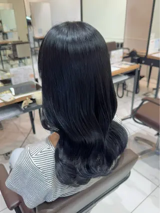 ロング カラー 八木 菜美のヘアスタイル