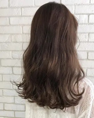 ロング カラー RAF TOKYO所属・小島 侑衣のヘアスタイル
