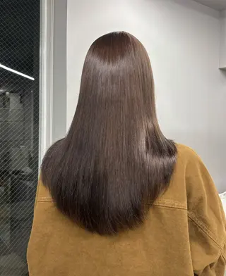 セミロング nude所属・𝐀𝐦𝐞𝐫𝐢 /透明感カラーのヘアスタイル