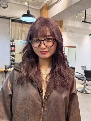 セミロング カラー ミルクティー× グレージュMOMOのヘアスタイル