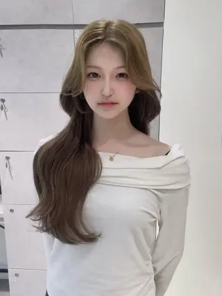 ロング Qin原宿店所属・葵 韓国オタク美容師 レイヤーカットのヘアスタイル