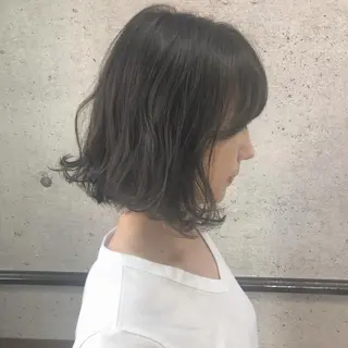 ショート カラー 江原 彩華のヘアスタイル