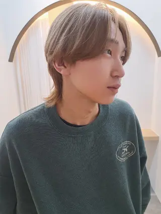 カラー メンズ メンズ ヘアメイク  ハイトーン キャロのヘアスタイル