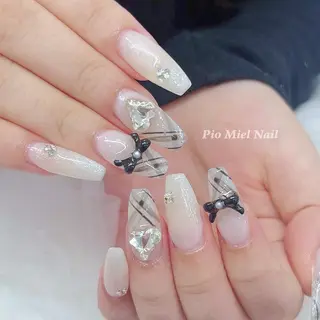 セミロング Pio Mielのネイルデザイン