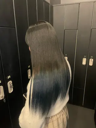 ロング カラー HIKARI🐈‍⬛ レイヤー×デザインのヘアスタイル