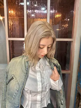 ミディアム L STUDIO所属・ハイトーン/ブリーチ 🧁soraのヘアスタイル