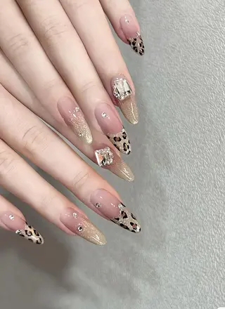 ネイル AB マツエクネイルサロンのネイルデザイン