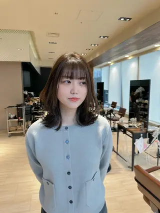 ミディアム レイヤー/顔周り カット/松岡 祥利のヘアスタイル