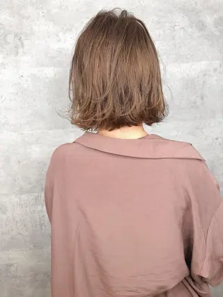 ショート カラー _WHITE 天王寺のヘアスタイル