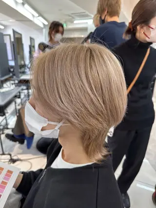 ショート カラー ハイトーンカラー が絶対可愛い✨泰聖✨のヘアスタイル