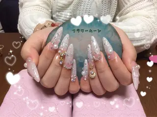 ネイル フラワー ムーンのネイルデザイン