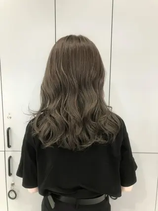 ロング 山本 佳奈のヘアスタイル