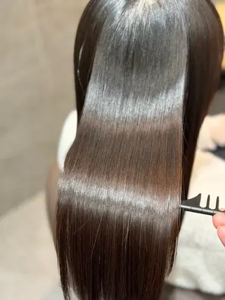 ロング biscohair 髪にドラマを。のヘアスタイル