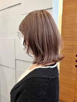 ミディアム カラー 柏木  彩花のヘアスタイル
